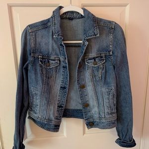 American Eagle denim jean jacket (light wash)